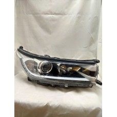 Headlight Right for Toyota Highlander Halogen since 2015 used Europe Original 811100E350